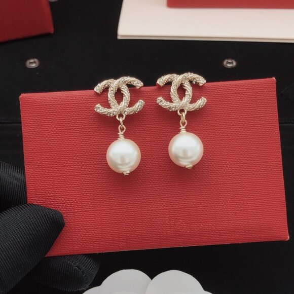 Chanel earrings - Picture 5 of 7